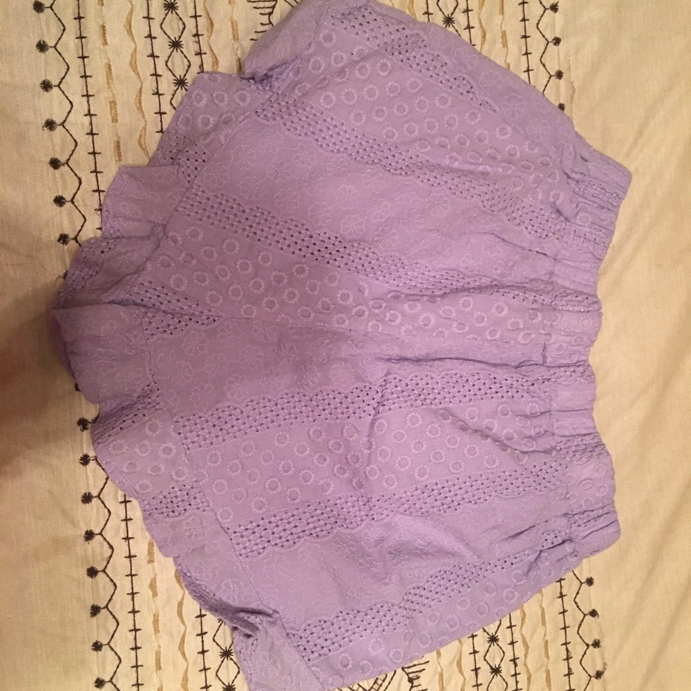 Shorts - Picture 2 of 3